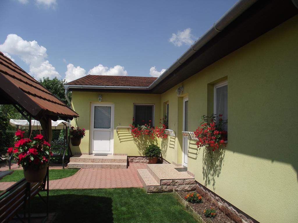 Apartman Kaszas Garden Mosonmagyarovar Ngoại thất bức ảnh
