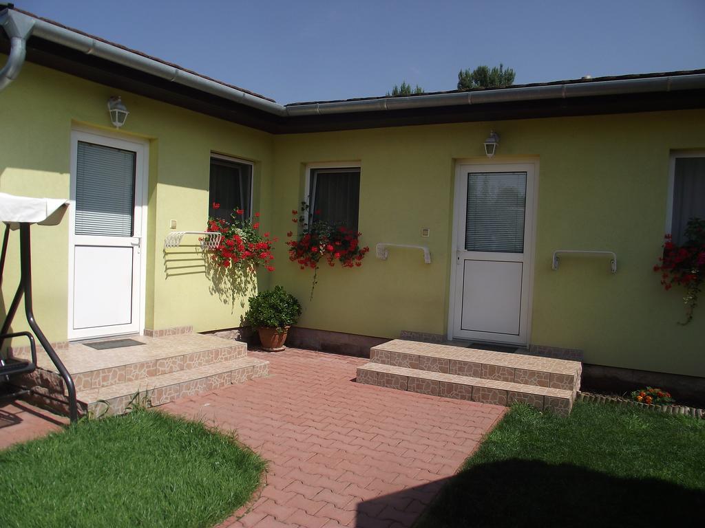 Apartman Kaszas Garden Mosonmagyarovar Ngoại thất bức ảnh