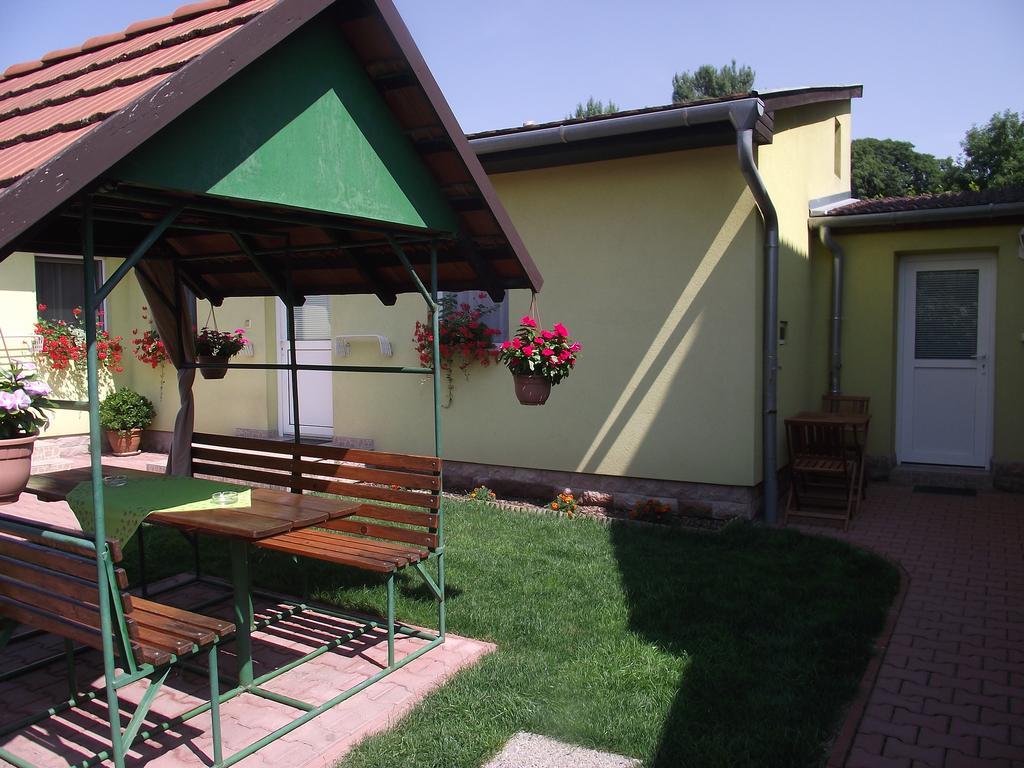 Apartman Kaszas Garden Mosonmagyarovar Ngoại thất bức ảnh