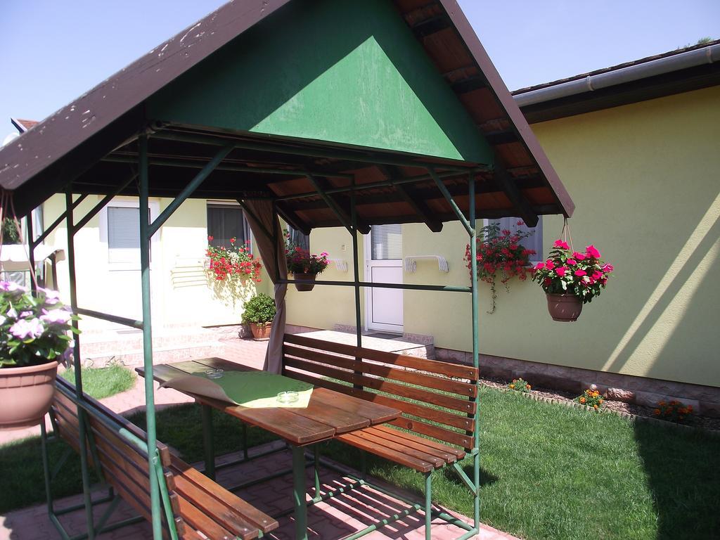 Apartman Kaszas Garden Mosonmagyarovar Ngoại thất bức ảnh