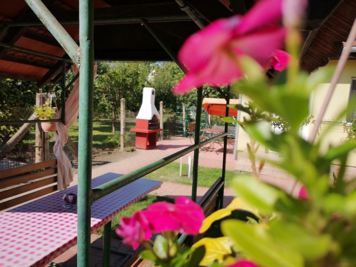 Apartman Kaszas Garden Mosonmagyarovar Ngoại thất bức ảnh